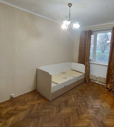 Продается  комната в 3-х к. кв.