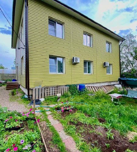 Продается дом с участком