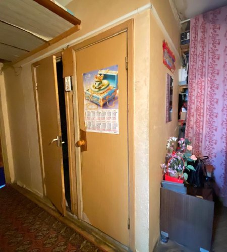 Продается  комната в 3-х к. кв.