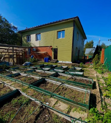 Продается дом с участком