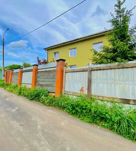 Продается дом с участком