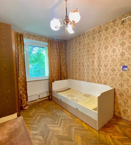 Продается  комната в 3-х к. кв.