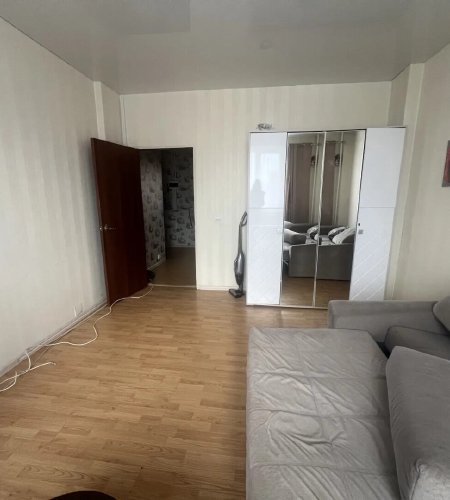 1 к.кв.Свердловский, Строителей 8